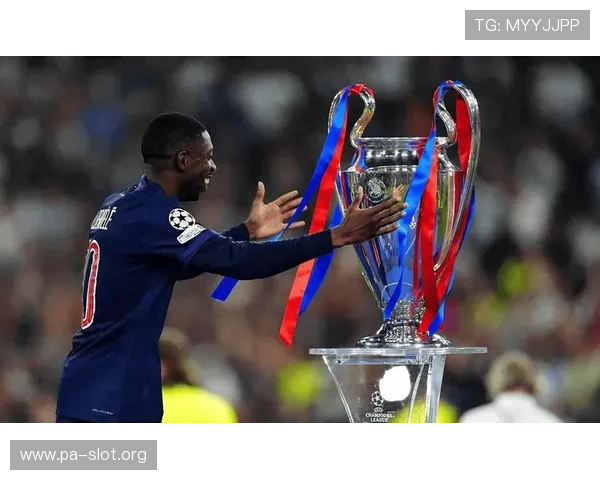 金球奖巨星开场仅三分钟闪电破门全场沸腾震撼瞬间点燃足球盛宴