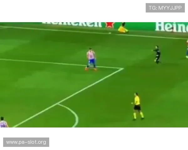 震撼全场不可思议的救球时刻赛程完成瞬间观众沸腾欢呼